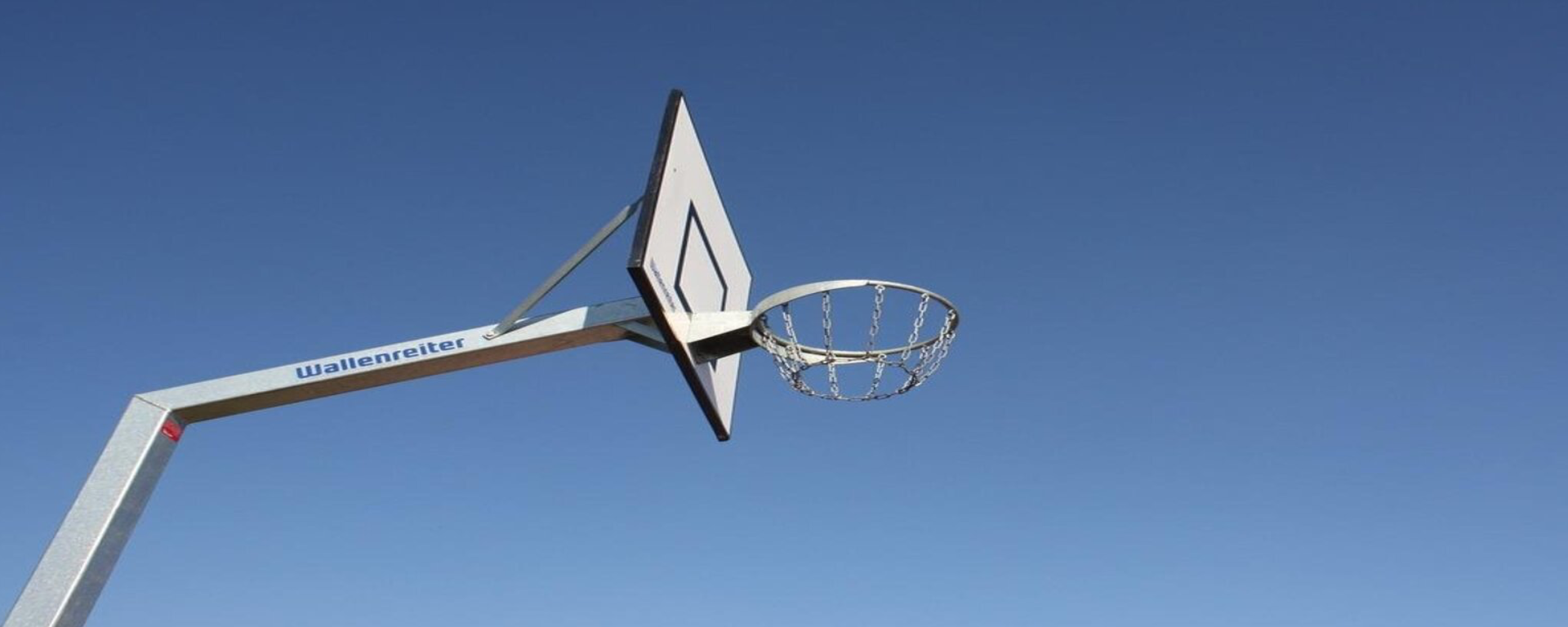 Basketballkörbe in Brieselang aufstellen